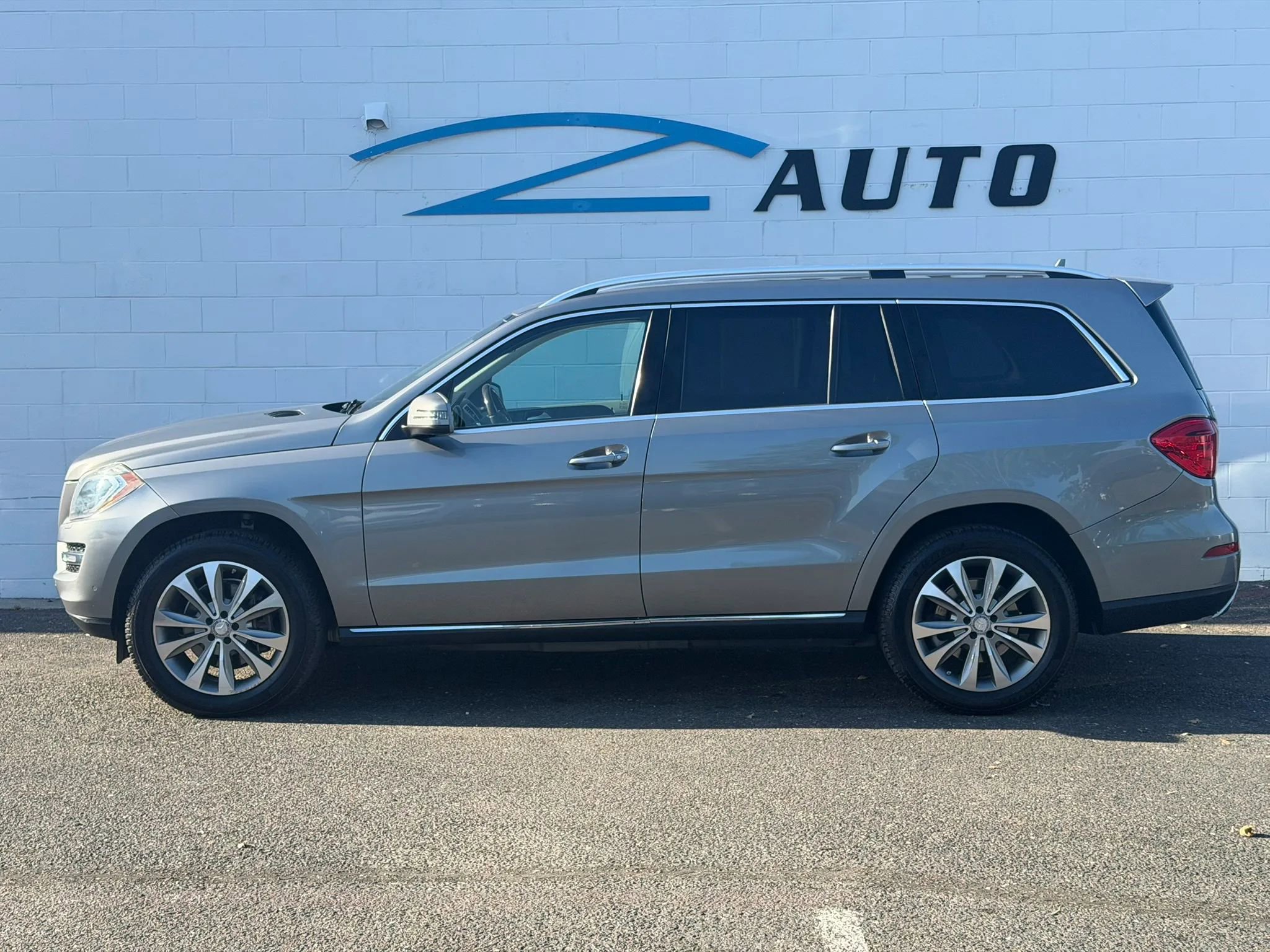 Used 2014 Mercedes-Benz GL 350 BlueTEC 4MATIC image 3