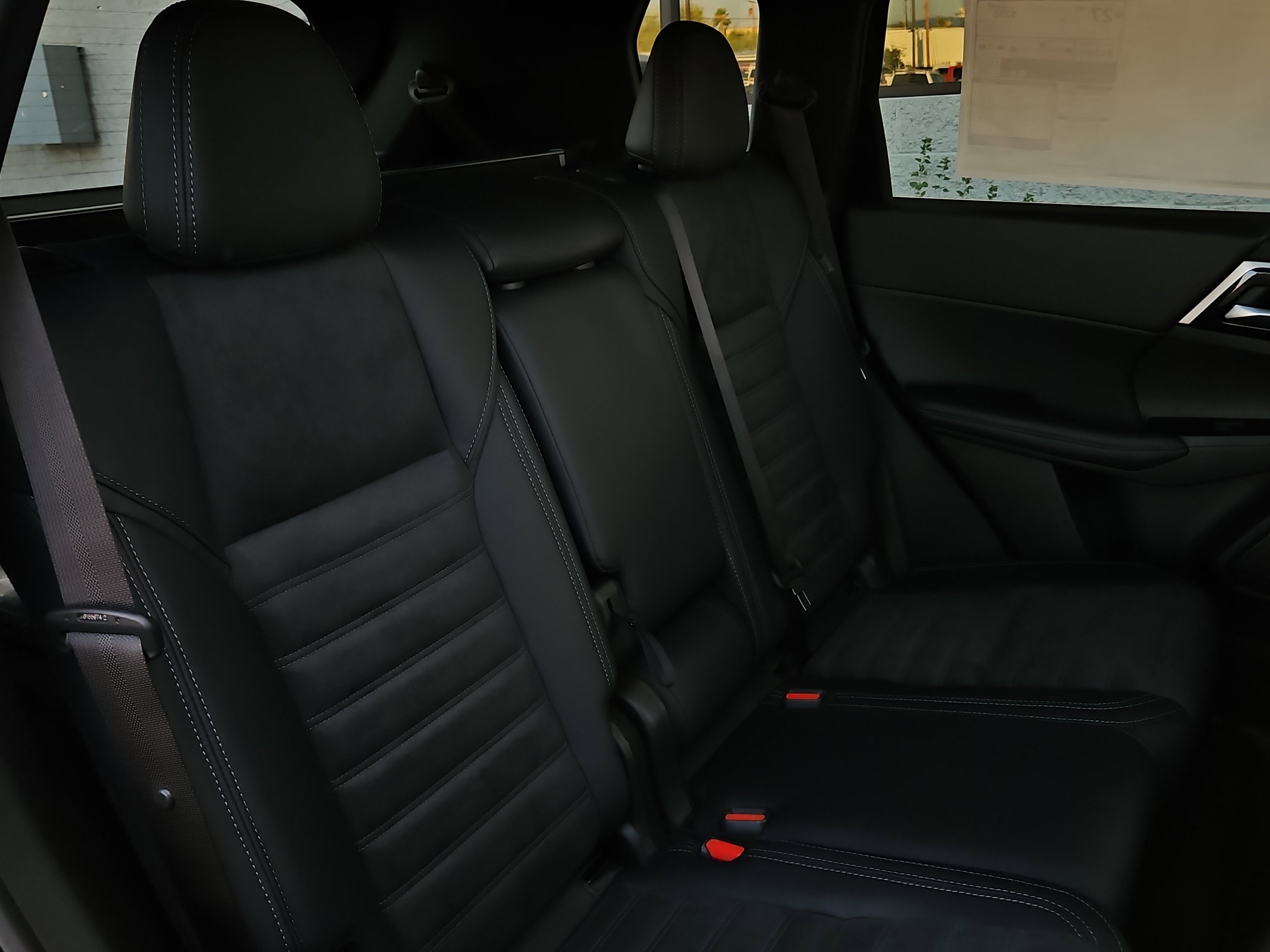 New 2025 Mitsubishi Outlander SE image 23
