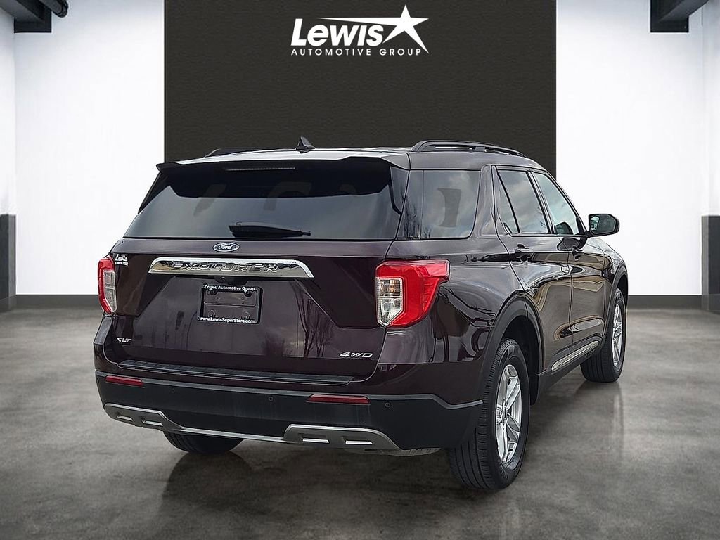 Used 2023 Ford Explorer XLT w/ Equipment Group 202A image 4