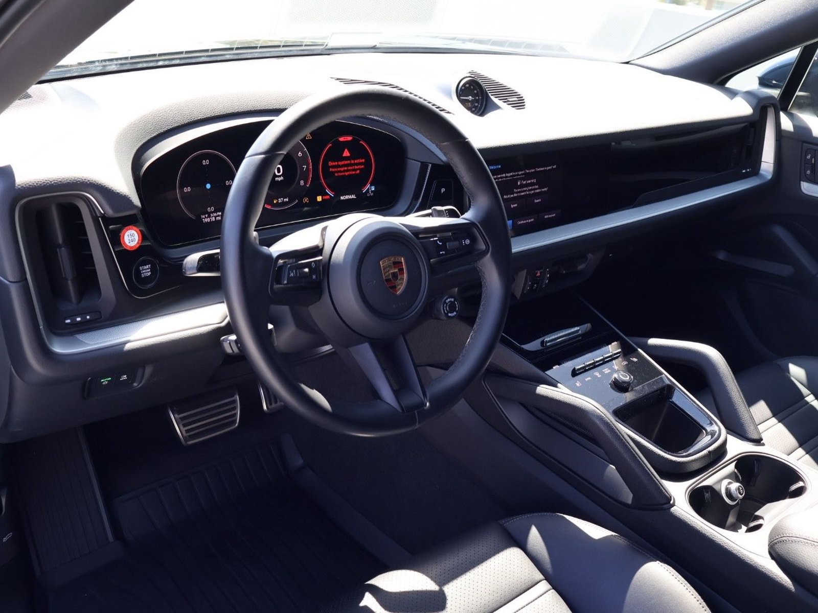 Certified 2024 Porsche Cayenne Coupe AWD/4WD image 4