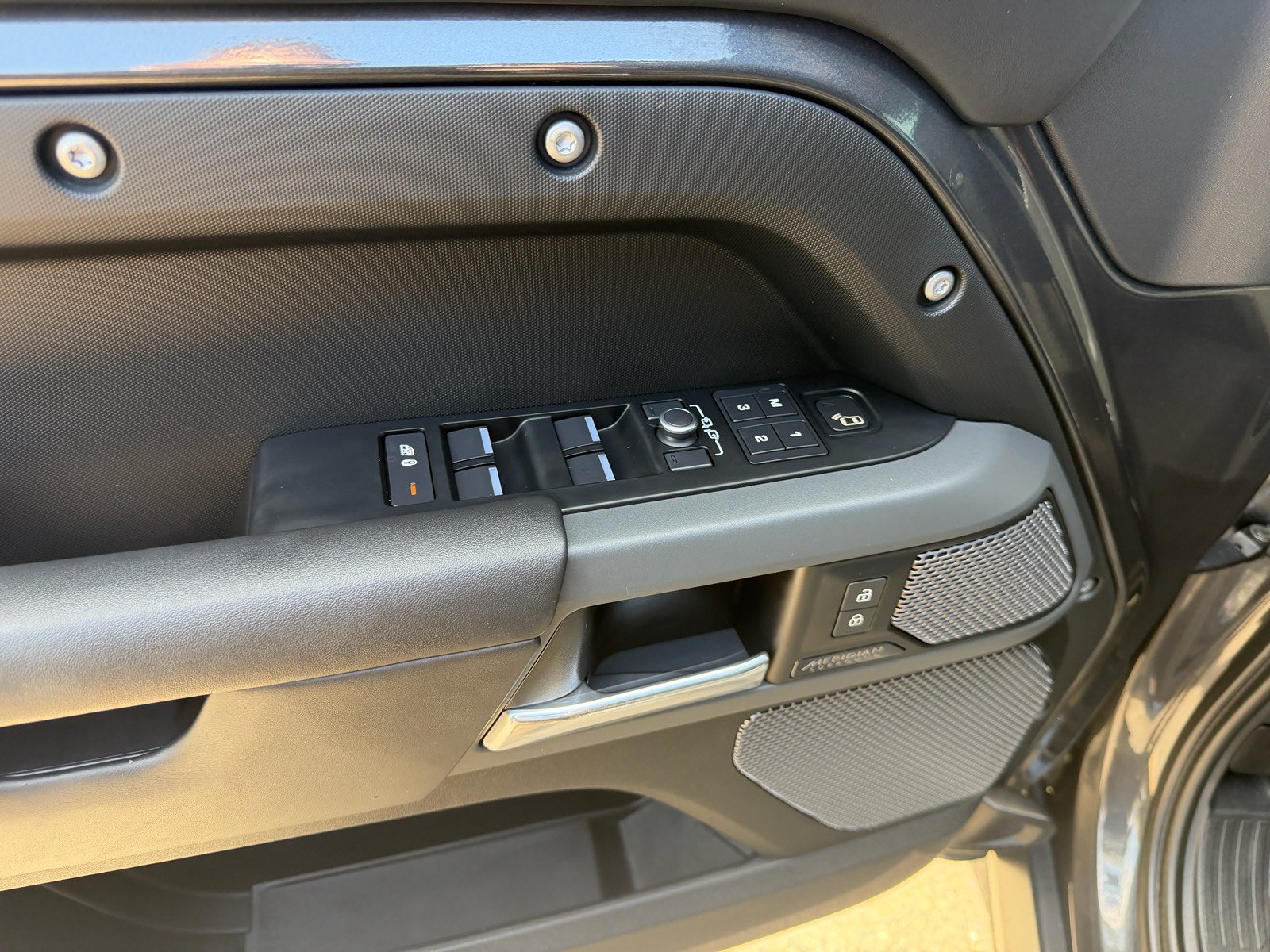 Used 2021 Land Rover Defender 110 X AWD/4WD image 19