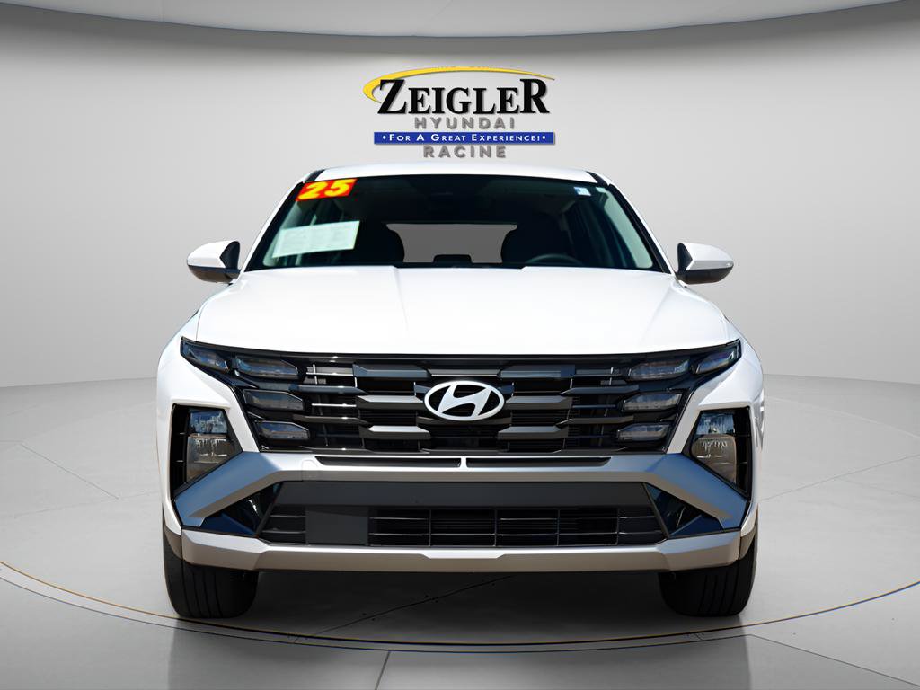 Used 2025 Hyundai Tucson SE AWD/4WD image 2