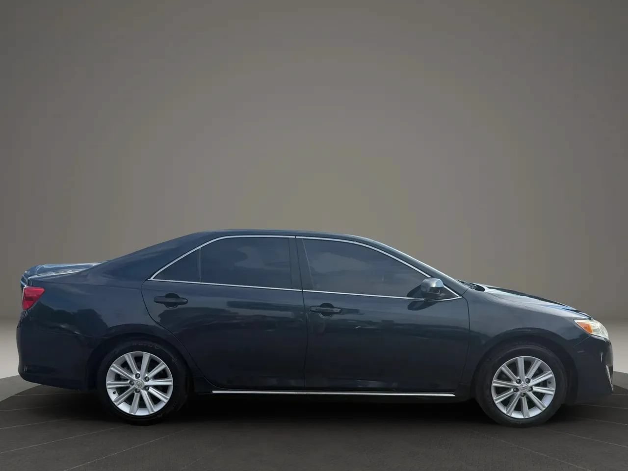 Used 2012 Toyota Camry XLE FWD image 6