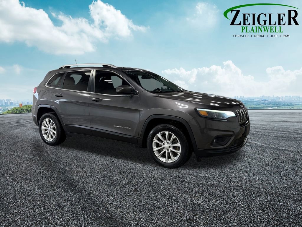 Used 2019 Jeep Cherokee Latitude w/ Cold Weather Group image 10