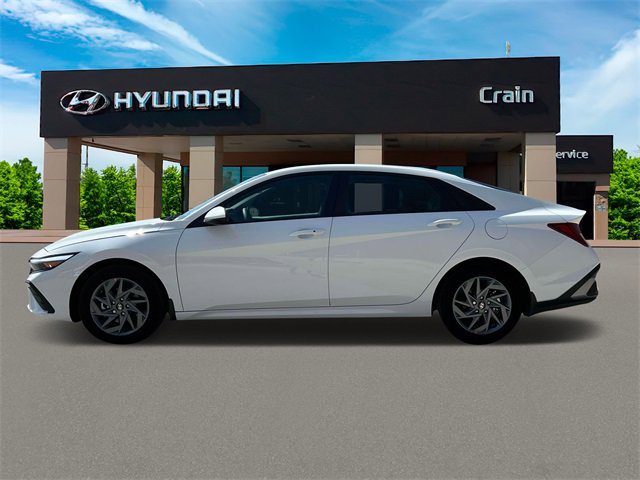New 2025 Hyundai Elantra Blue image 3