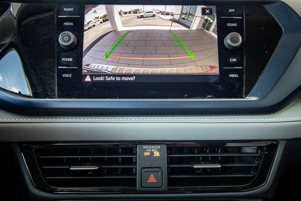 Used 2024 Volkswagen Taos SE AWD/4WD image 44