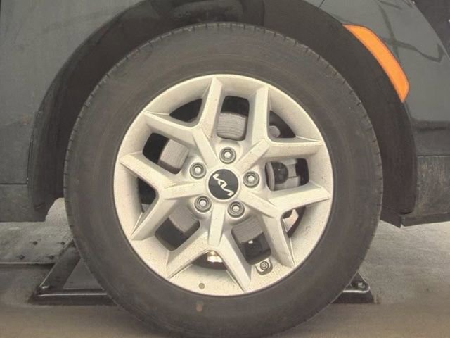 Used 2025 Kia Soul LX w/ LX Technology Package FWD image 20