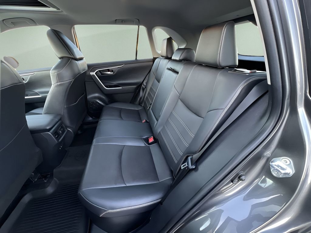 Used 2020 Toyota RAV4 Limited image 25