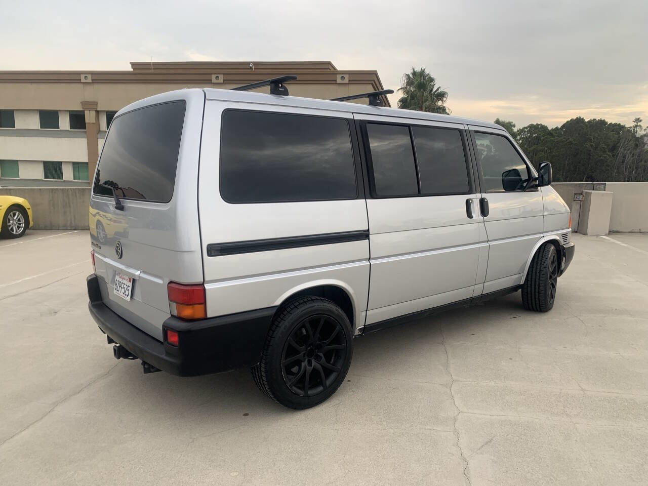 Used 2003 Volkswagen Eurovan MV FWD image 9