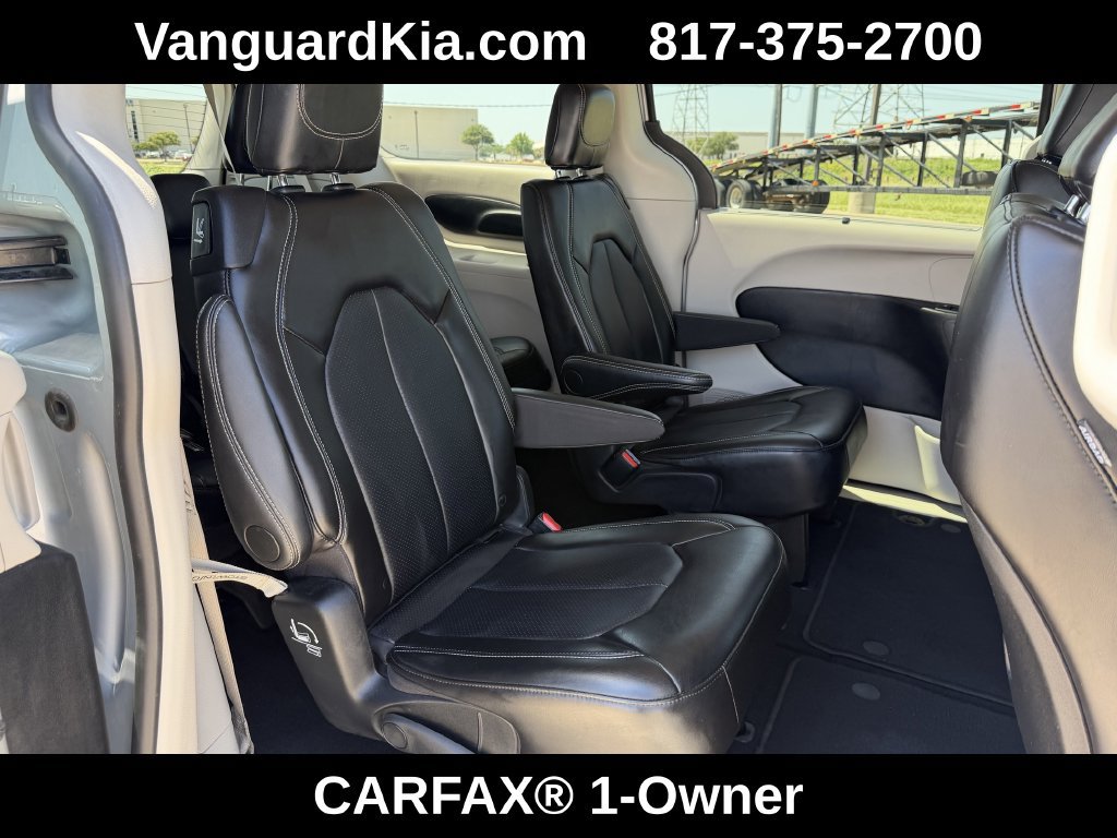 Used 2024 Chrysler Pacifica Touring-L FWD image 33