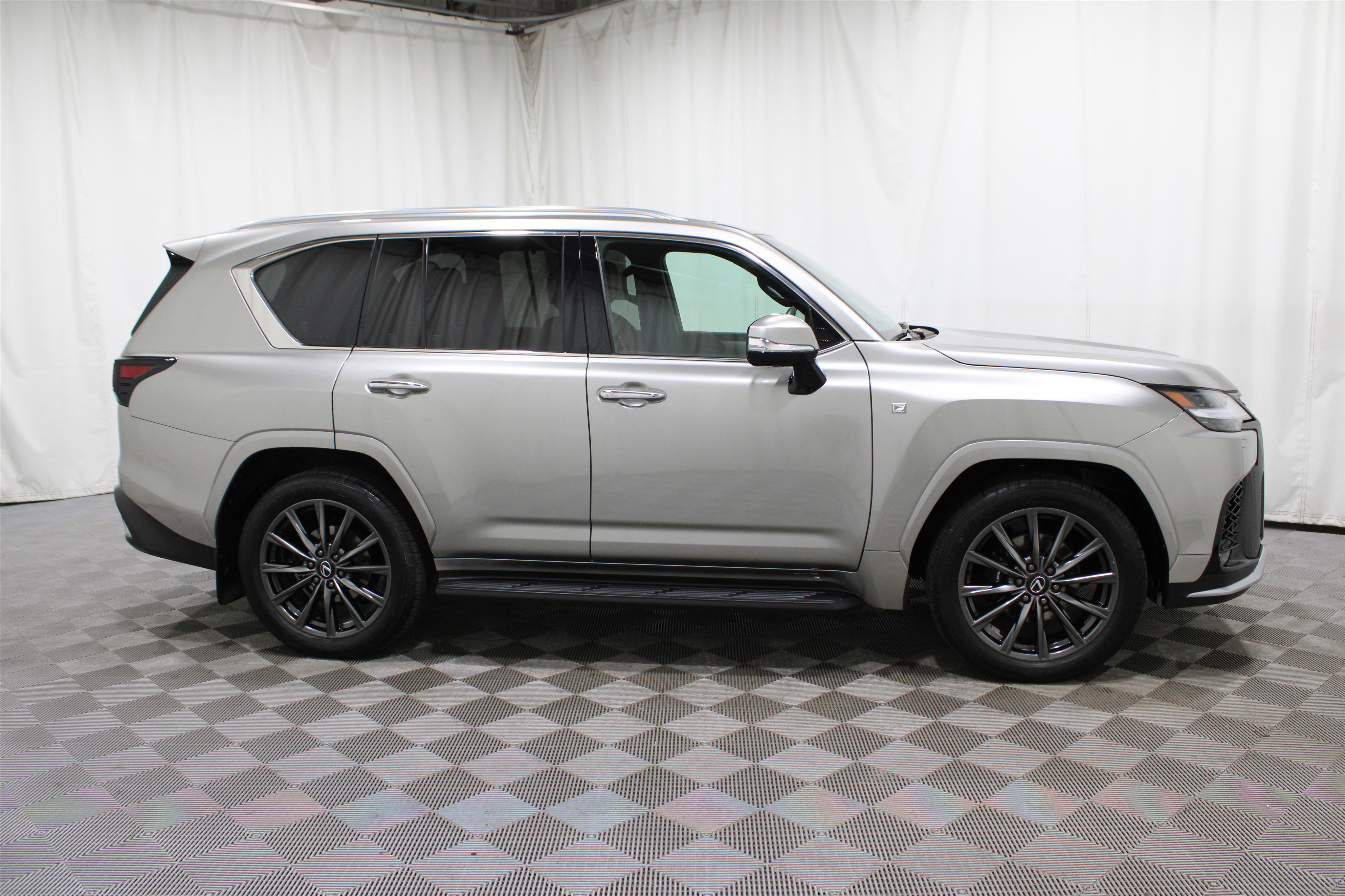 Used 2024 Lexus LX 600 F Sport image 34