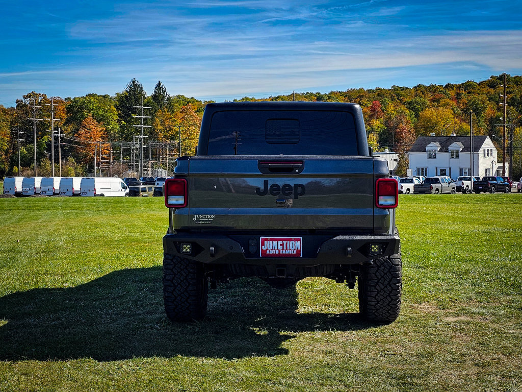 Used 2021 Jeep Gladiator Sport AWD/4WD image 4