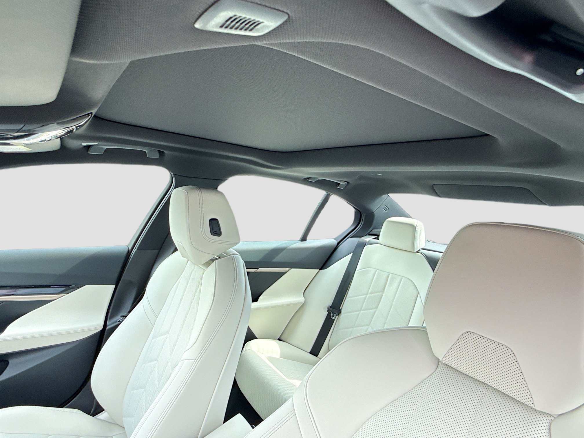 New 2027 BMW i5 xDrive40 AWD/4WD image 26