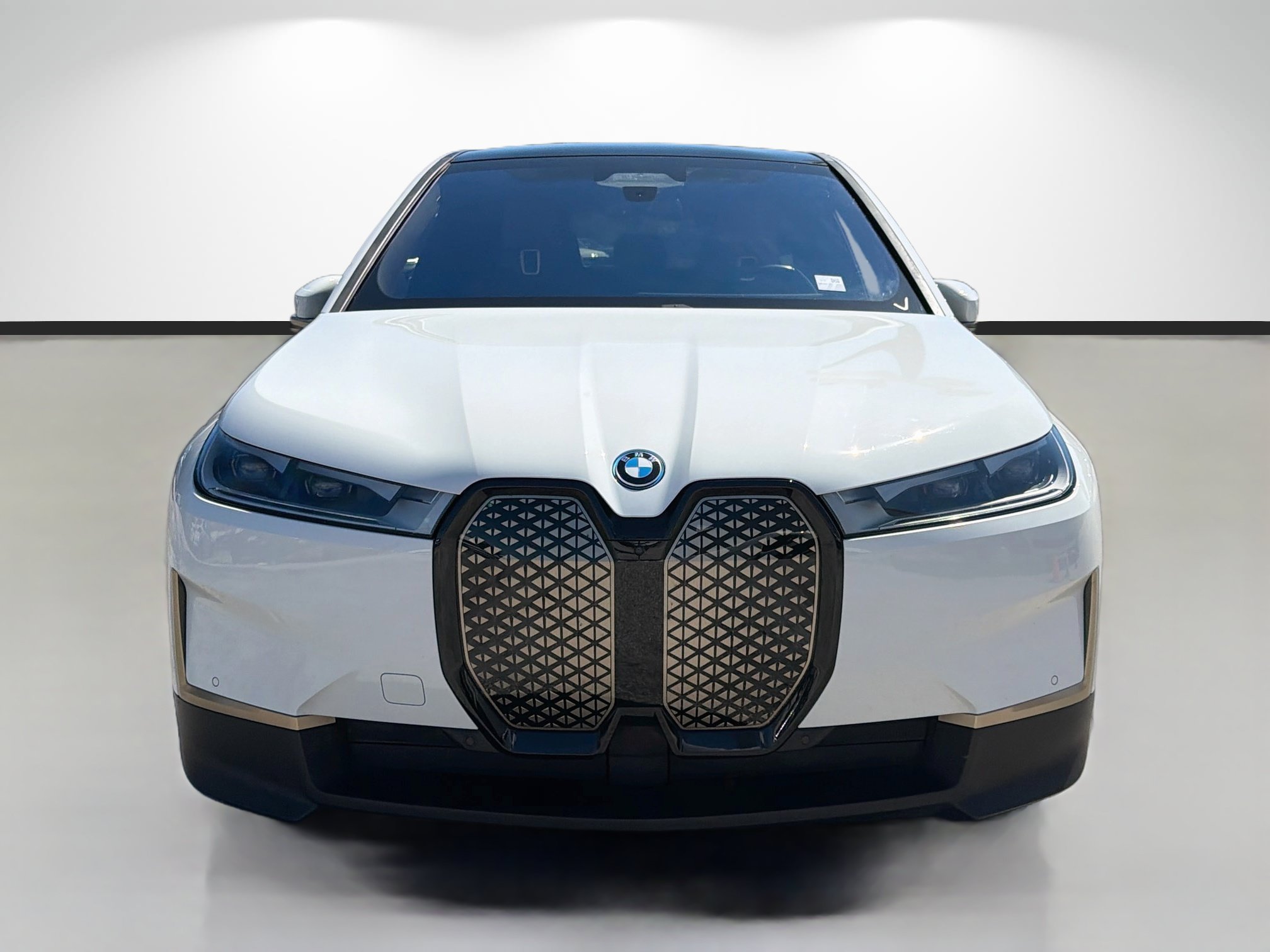 Used 2024 BMW iX xDrive50 w/ Premium Package AWD/4WD image 8