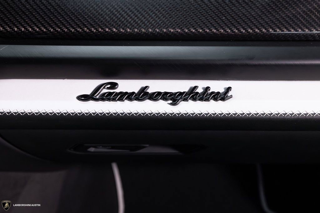 Used 2025 Lamborghini Urus Performante AWD/4WD image 55