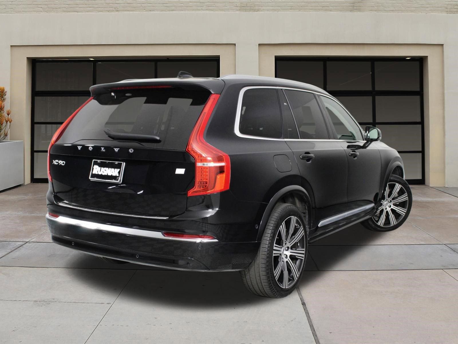 Certified 2023 Volvo XC90 T8 Plus w/ Protection Package Premier image 4