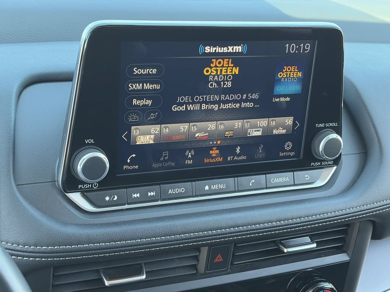 Used 2025 Nissan Rogue SV FWD image 15