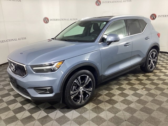 Used 2022 Volvo XC40 T5 Inscription w/ Climate Package