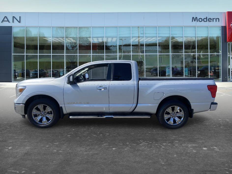 Used 2018 Nissan Titan SV w/ SV Convenience Package image 8