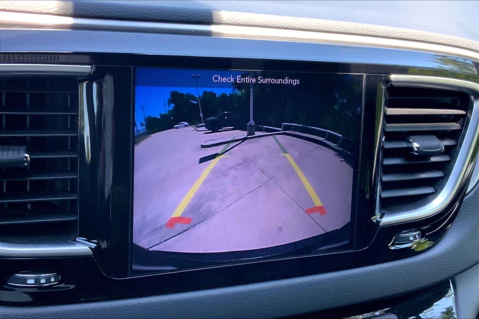 Used 2019 Chrysler Pacifica Touring Plus w/ S Appearance Package FWD image 28