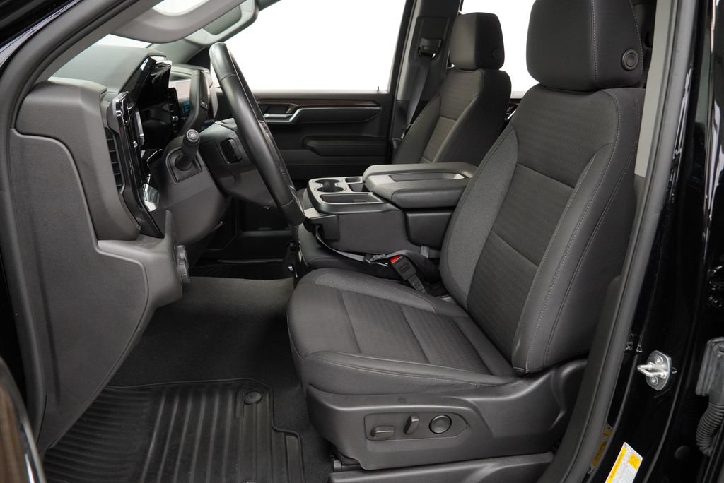 Used 2024 Chevrolet Silverado 1500 LT AWD/4WD image 7