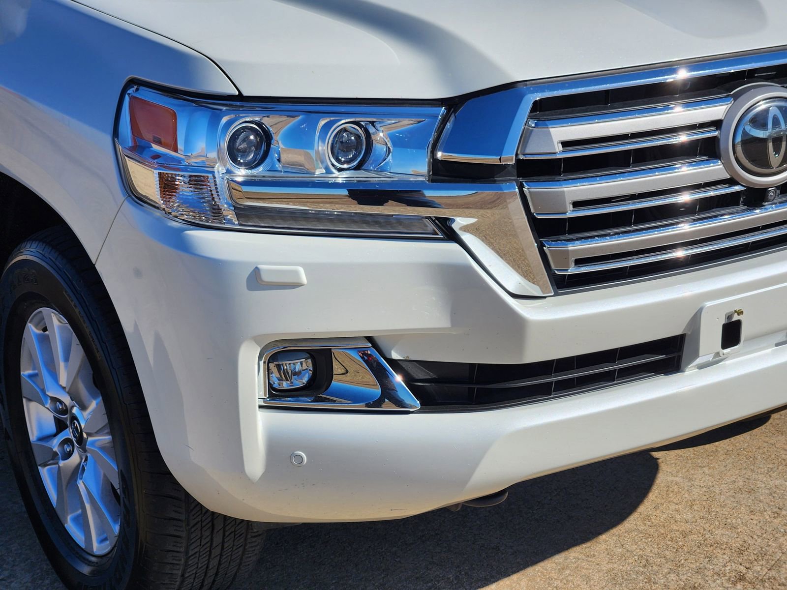 Used 2021 Toyota Land Cruiser image 11