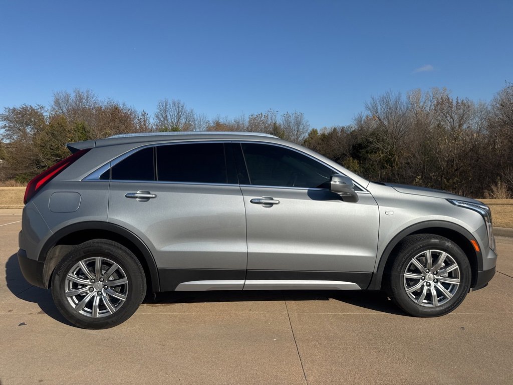 Used 2023 Cadillac XT4 Premium Luxury image 4