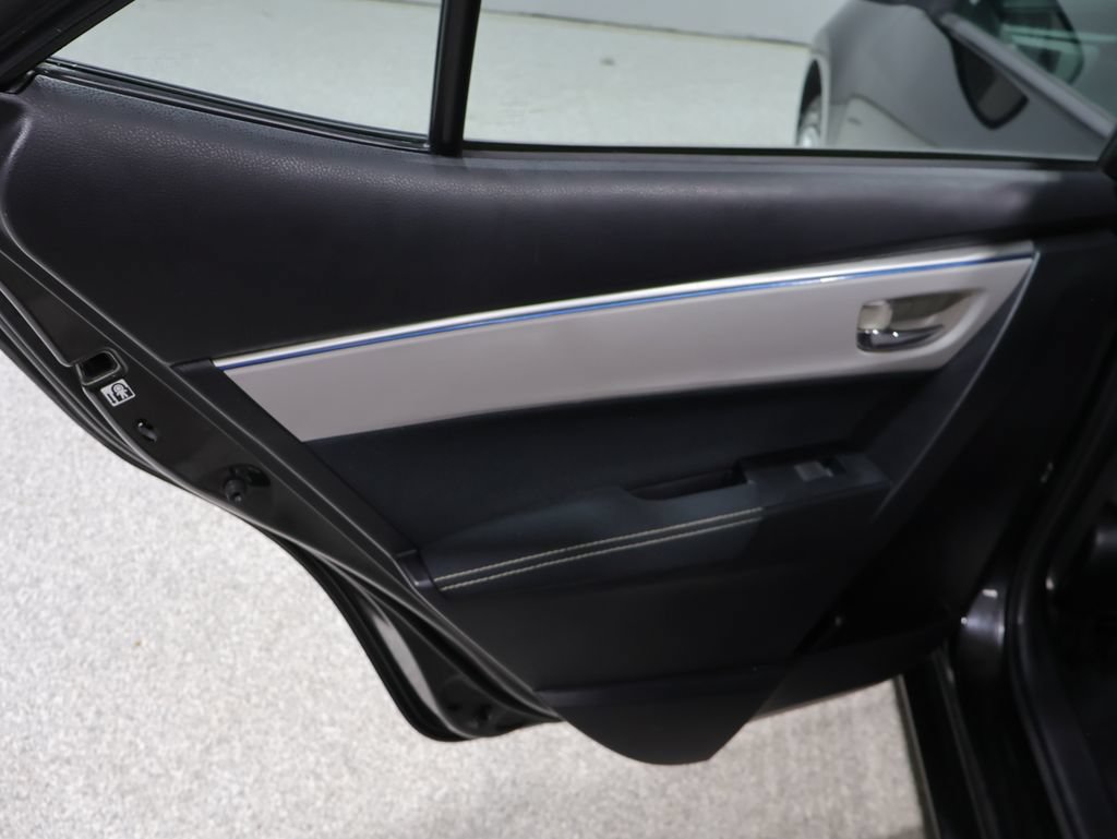 Used 2015 Toyota Corolla LE FWD image 18