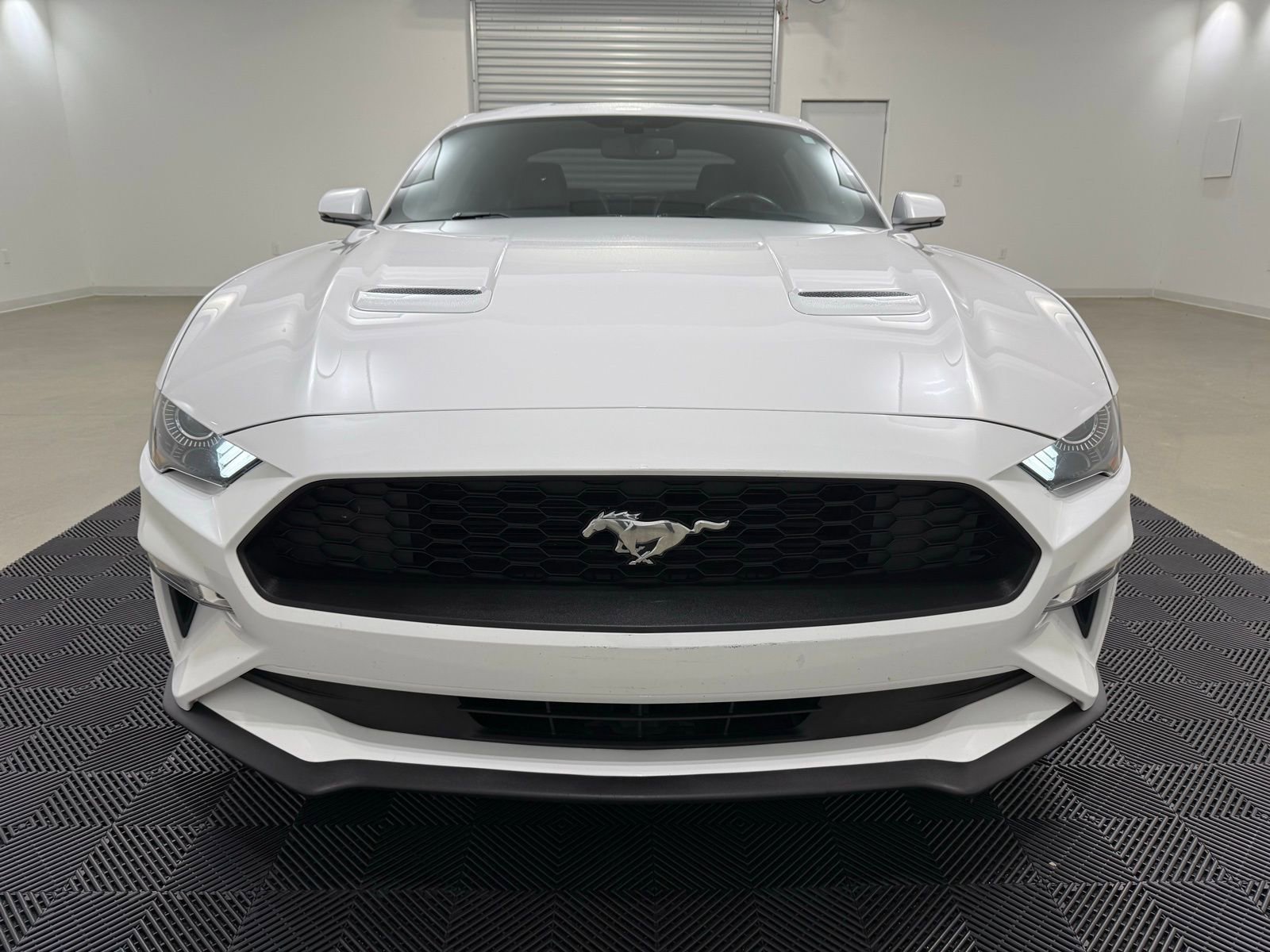 Used 2018 Ford Mustang Premium image 2