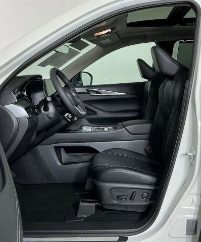 Certified 2024 INFINITI QX60 Luxe image 12