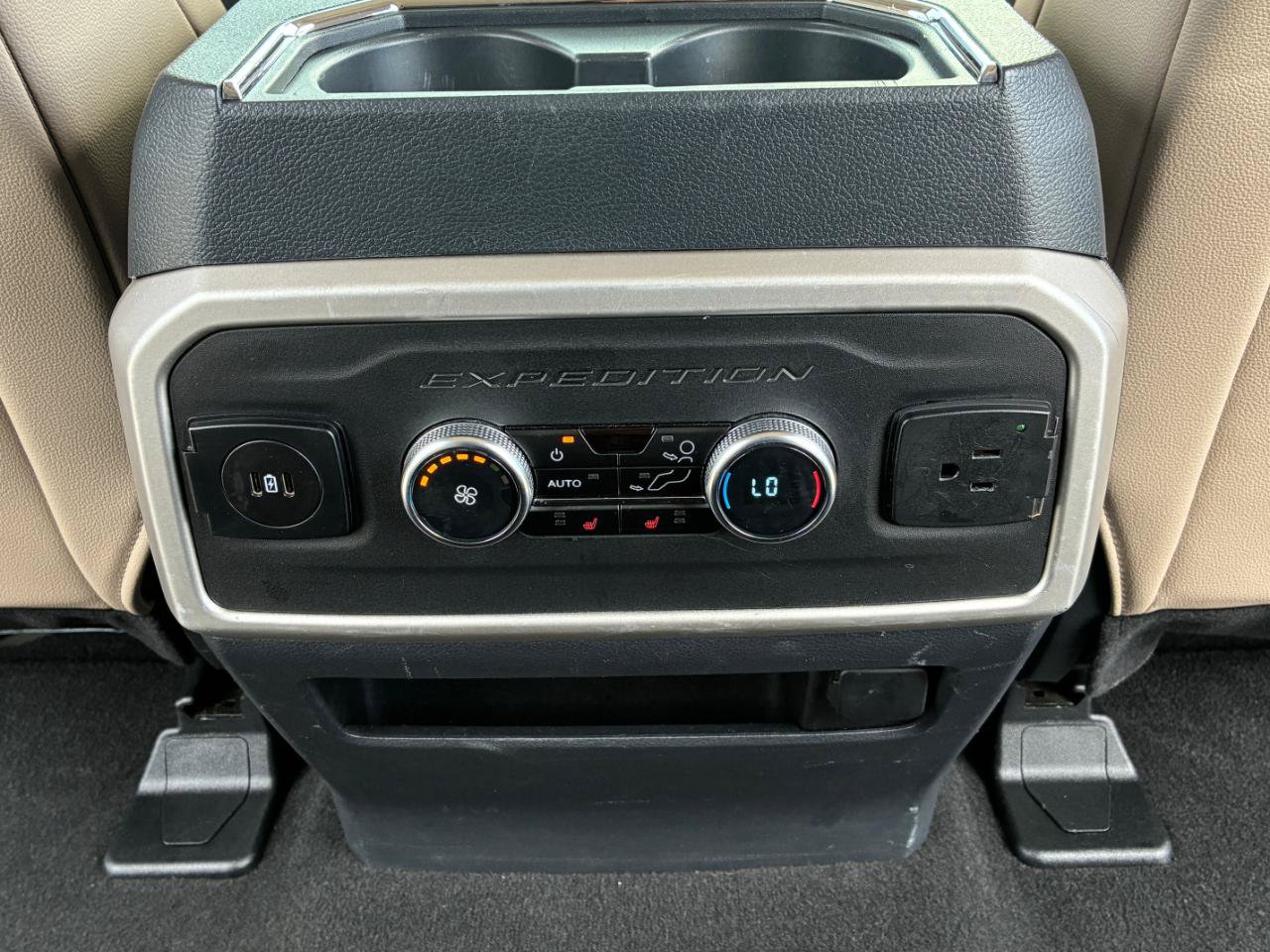 Used 2024 Ford Expedition Limited RWD image 33