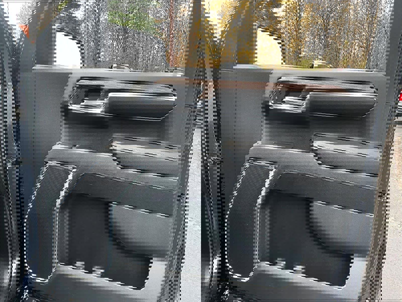 Used 2024 Chevrolet Silverado 1500 LT AWD/4WD image 12