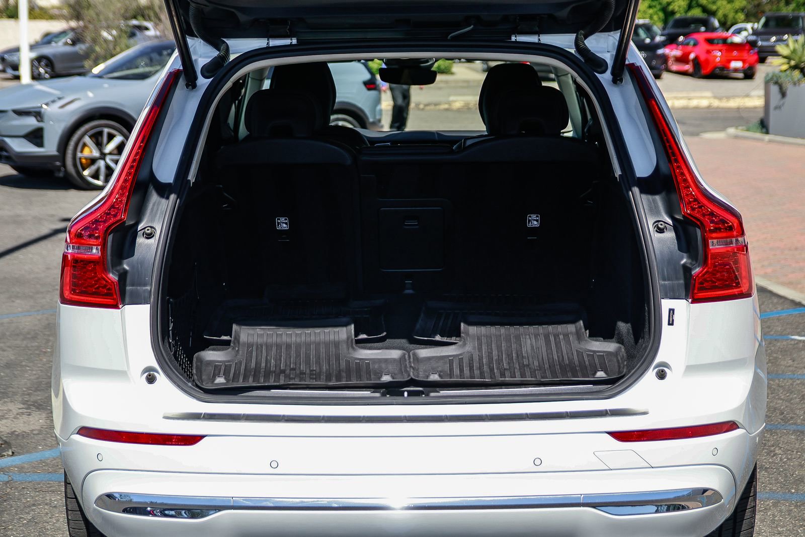 Used 2023 Volvo XC60 T8 Plus w/ Protection Package Premier AWD/4WD image 30