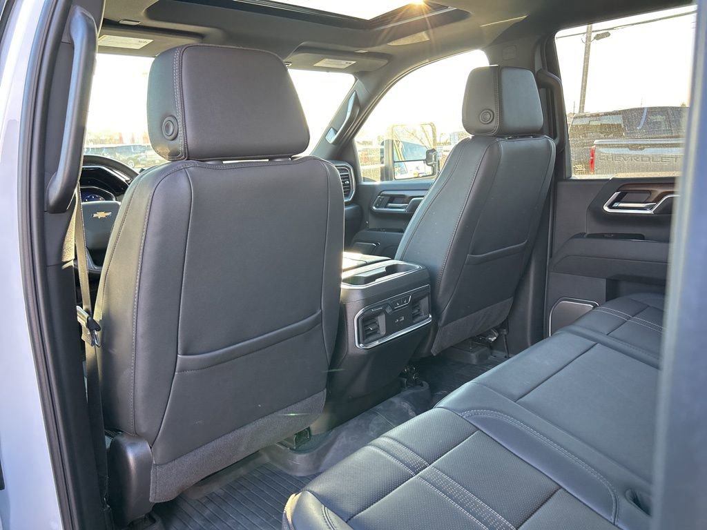 Used 2025 Chevrolet Silverado 2500 High Country w/ Technology Package AWD/4WD image 42