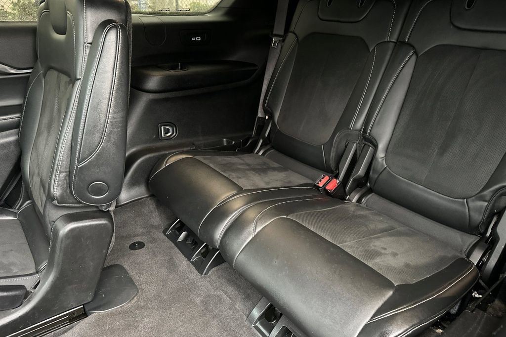 Used 2021 Jeep Grand Cherokee L Laredo image 16