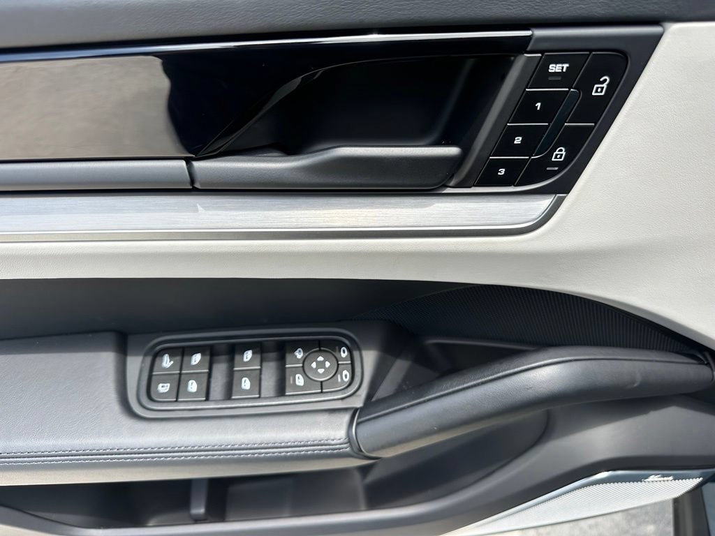 Certified 2026 Porsche Cayenne S AWD/4WD image 18