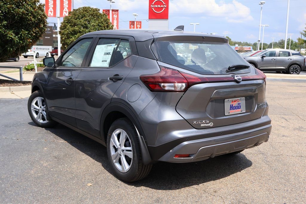 New 2025 Nissan Kicks Play S image 2