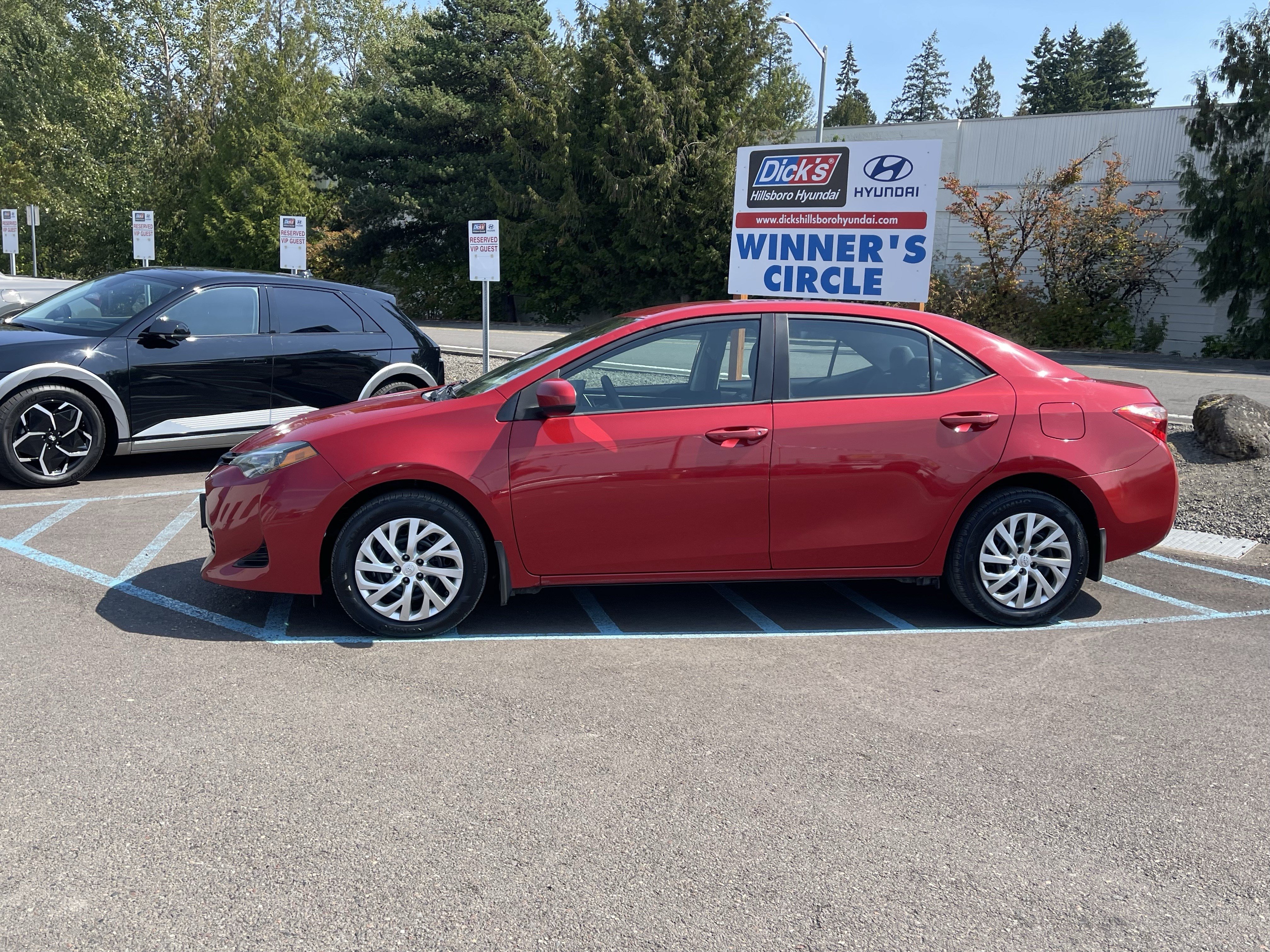 Used 2019 Toyota Corolla LE FWD image 2