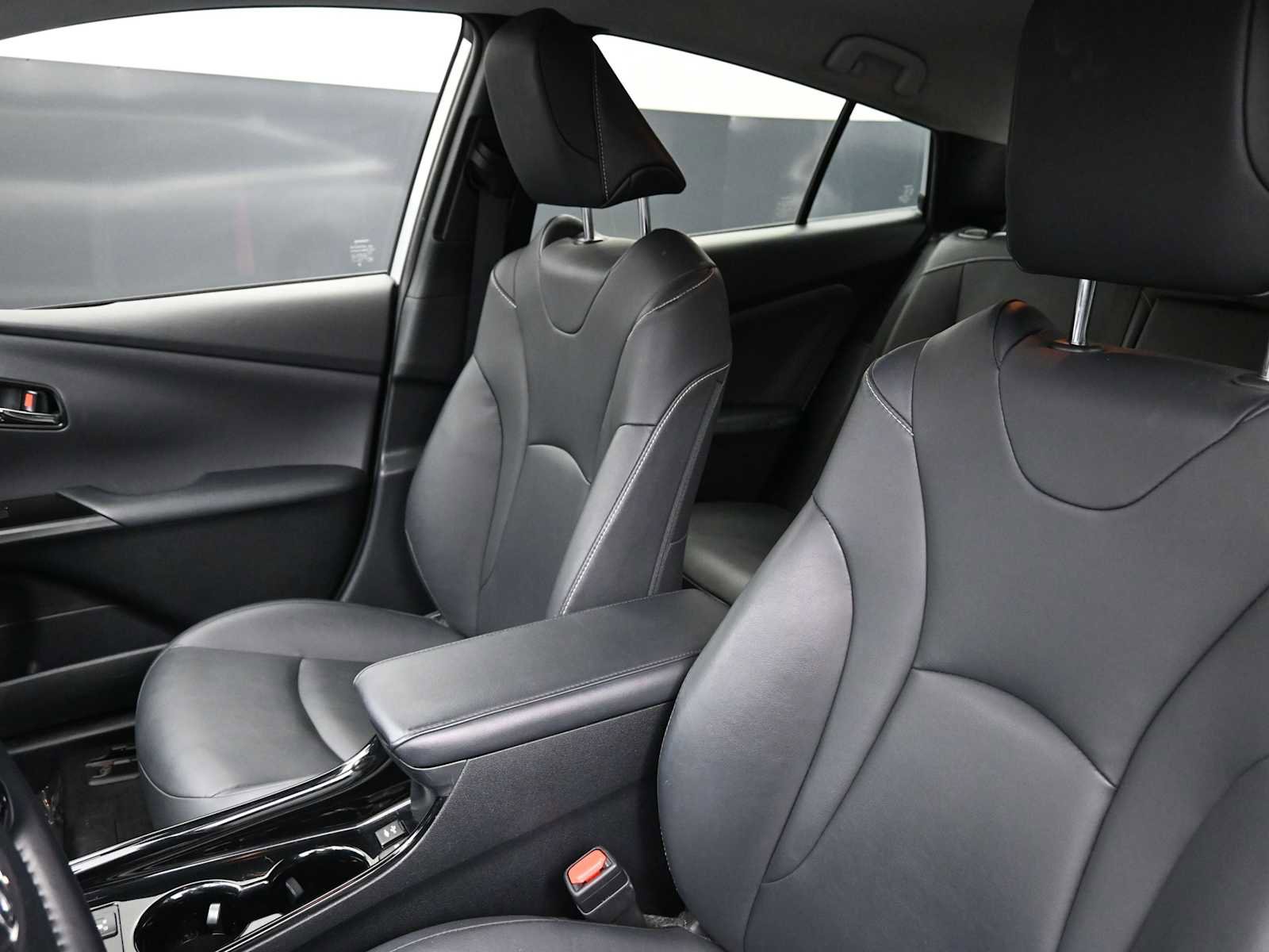 Used 2021 Toyota Prius Prime Limited image 13