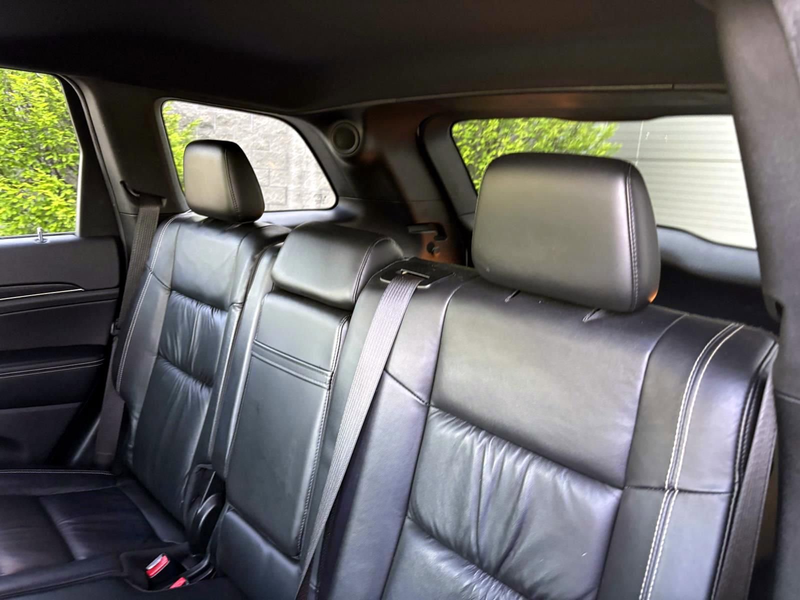 Used 2016 Jeep Grand Cherokee Limited AWD/4WD image 26