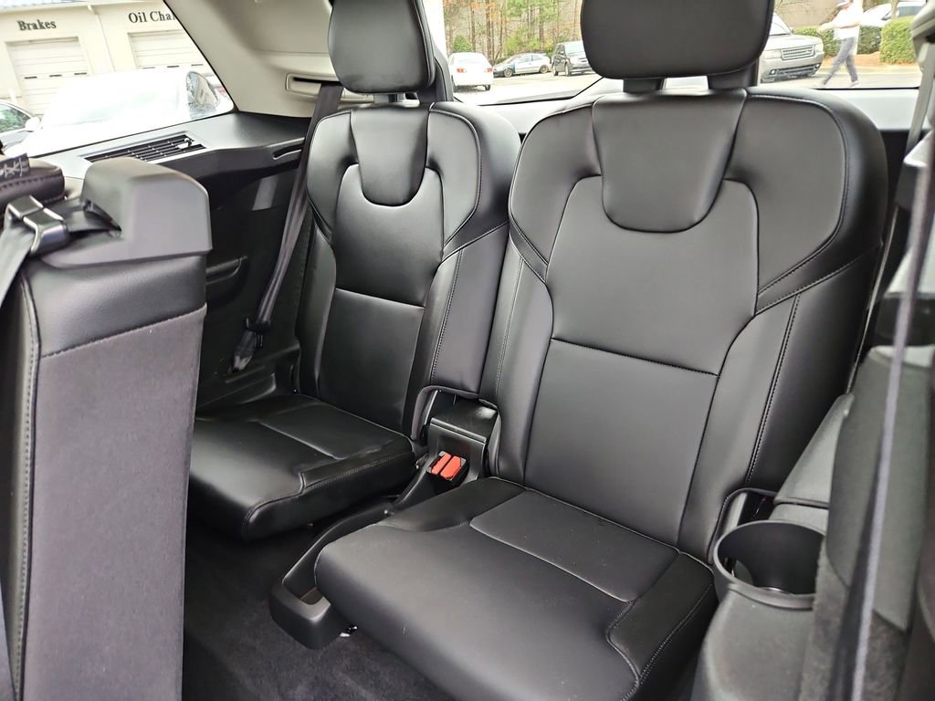 Used 2022 Volvo XC90 T5 Momentum image 31