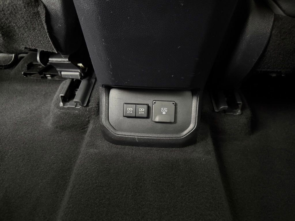 Used 2020 Toyota Highlander Limited image 18