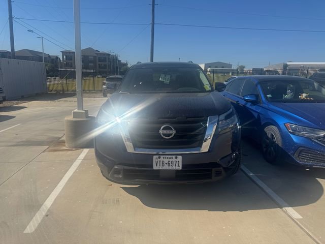 Used 2025 Nissan Pathfinder SV image 5