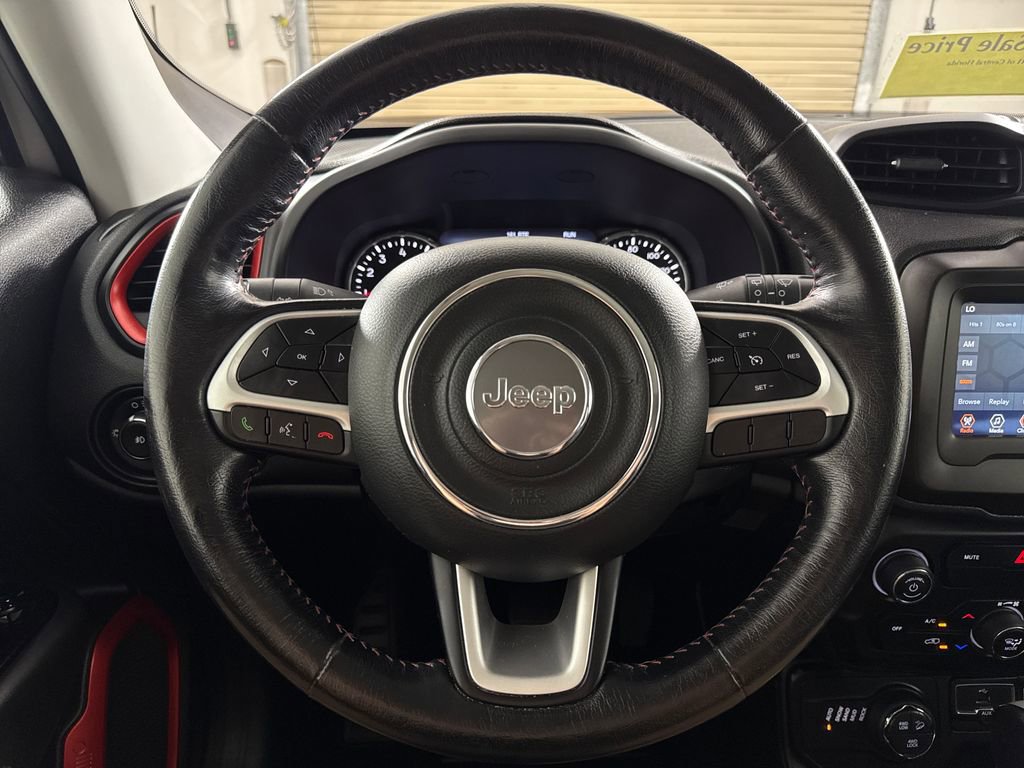 Used 2020 Jeep Renegade Trailhawk w/ Cold Weather Group AWD/4WD image 14
