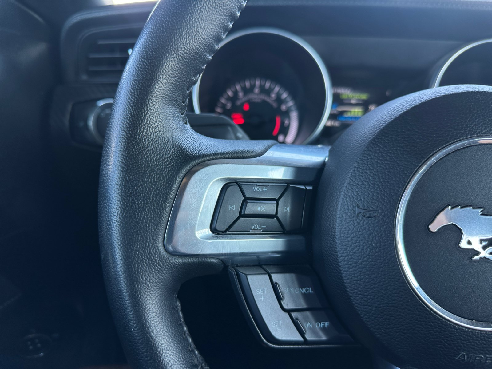 Used 2022 Ford Mustang Coupe RWD image 19