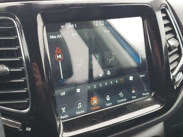 Used 2017 Jeep Compass Limited w/ Navigation Group image 18