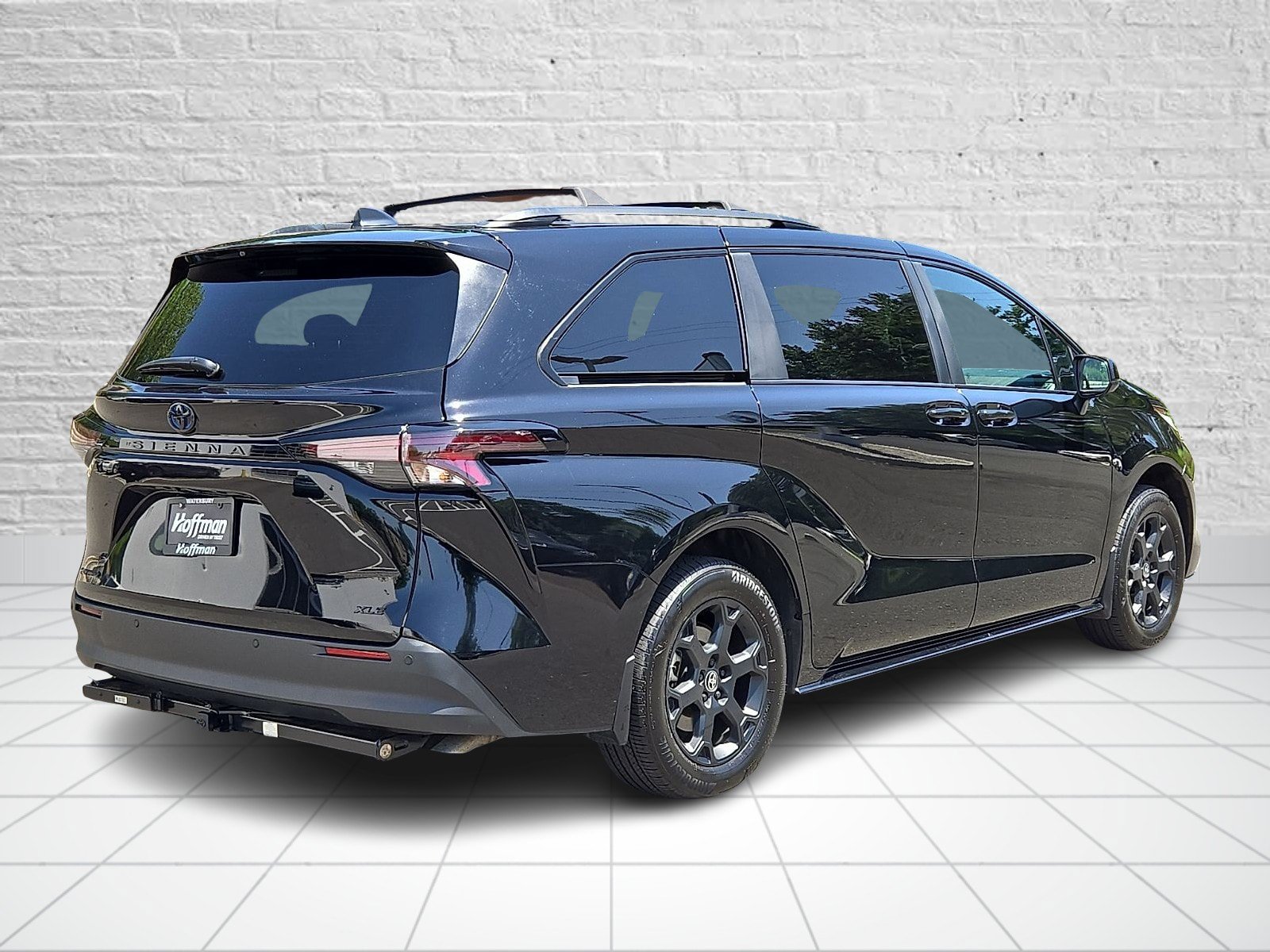 Used 2025 Toyota Sienna XLE Woodland Edition AWD/4WD image 6