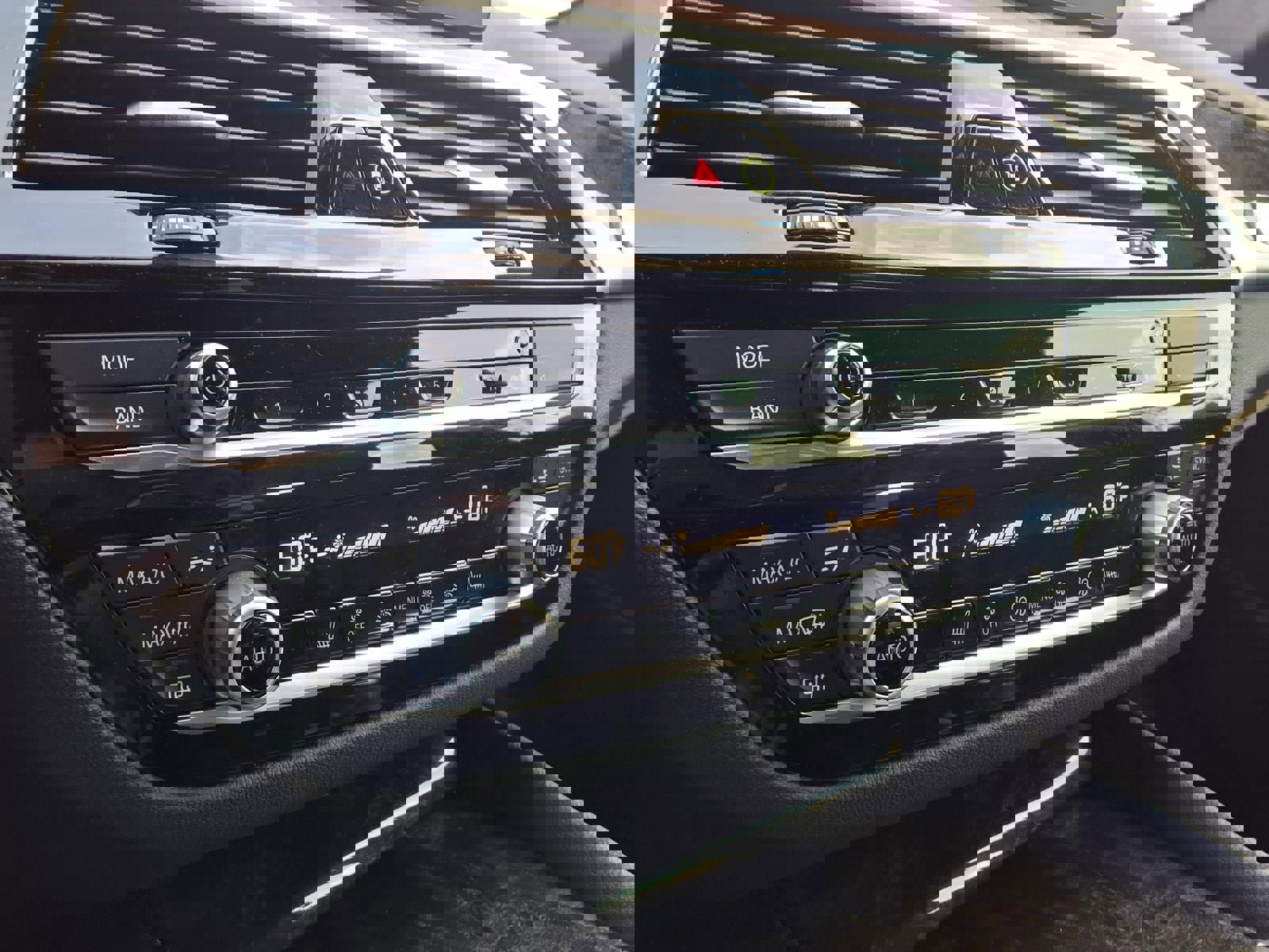 Used 2023 BMW 530i w/ Convenience Package image 18