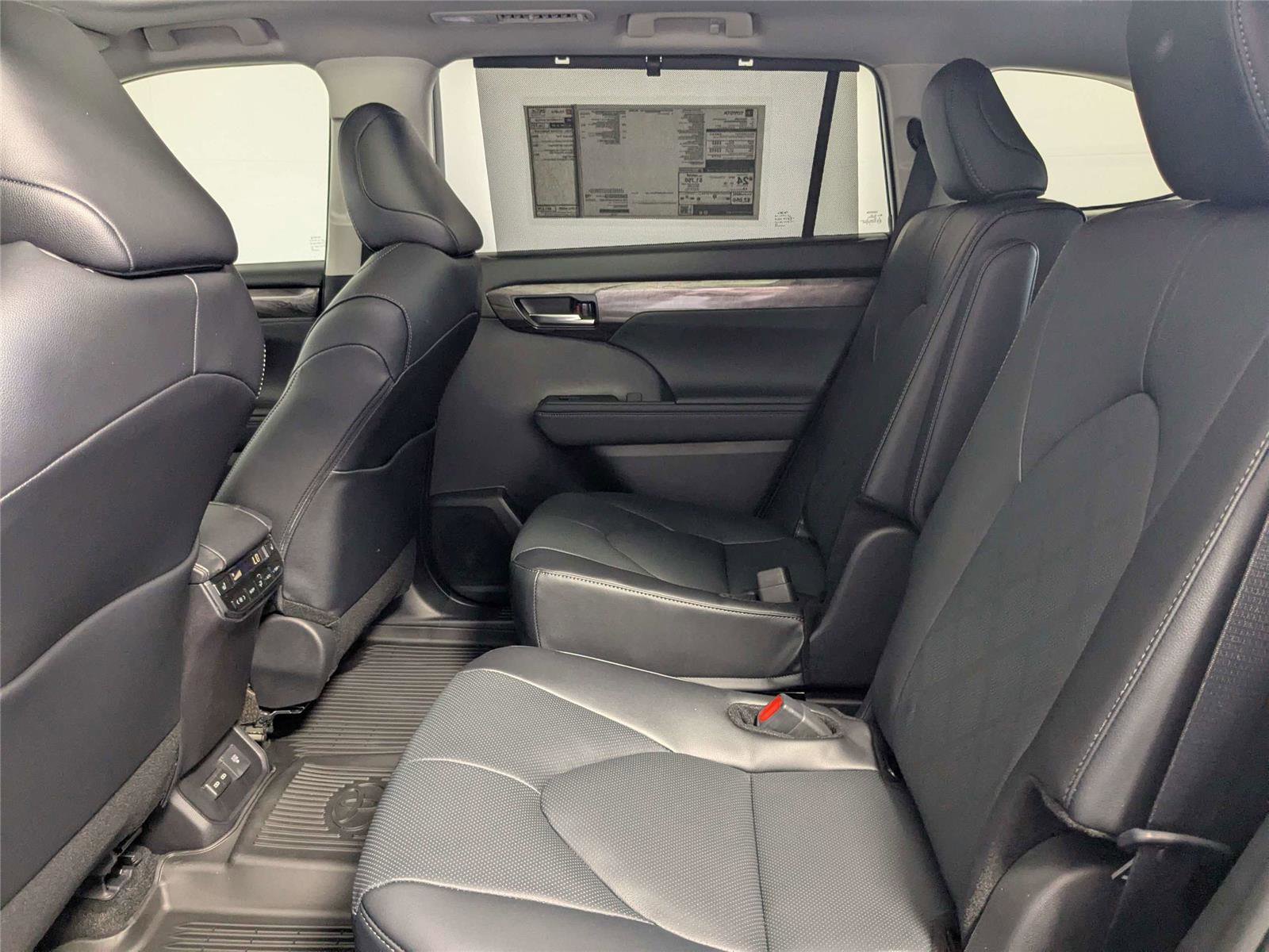 New 2026 Toyota Highlander Platinum AWD/4WD image 25