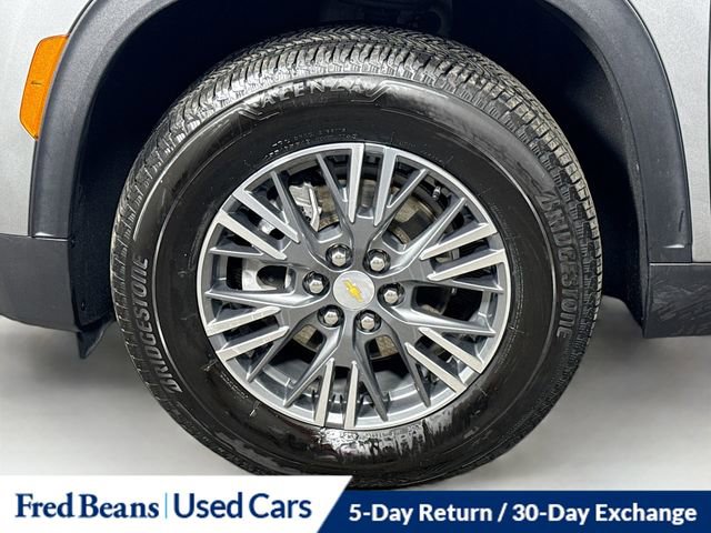 Used 2025 Chevrolet Traverse LT image 33